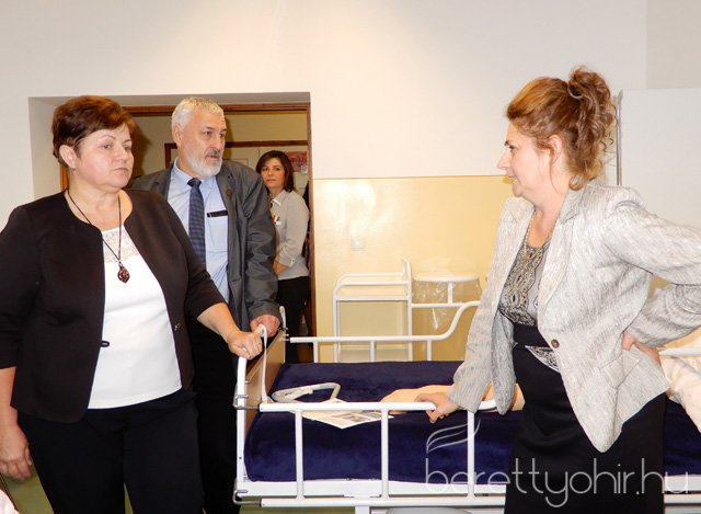 Mintakórtermet avattak 01